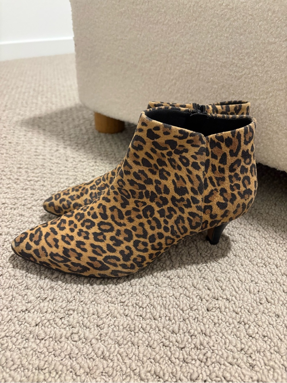 Clark’s Leopard Print Kitten Heel Ankle Boots Size 8.5